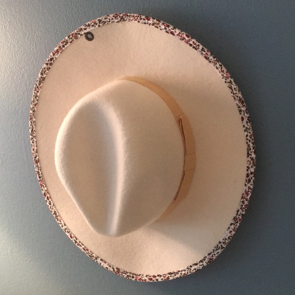 Cream hat